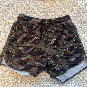 NFQ men’s medium performance training shorts.